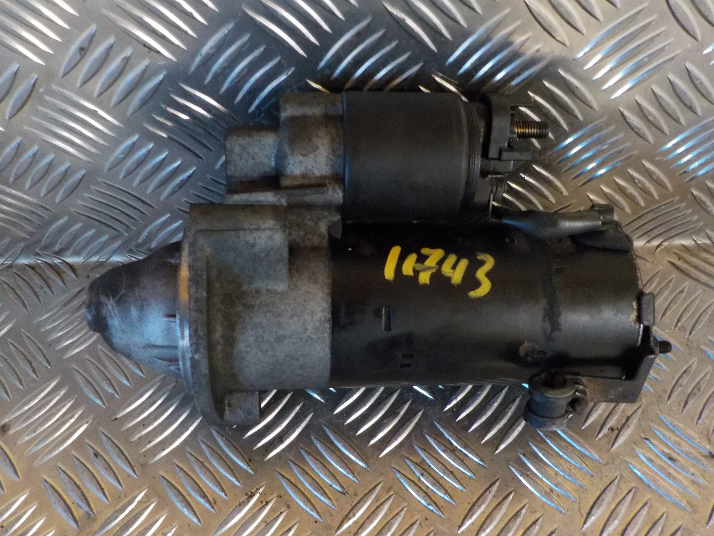 VW Passat 3B Starter Med OEM Nr. Ophugger Fra VW Ophugger