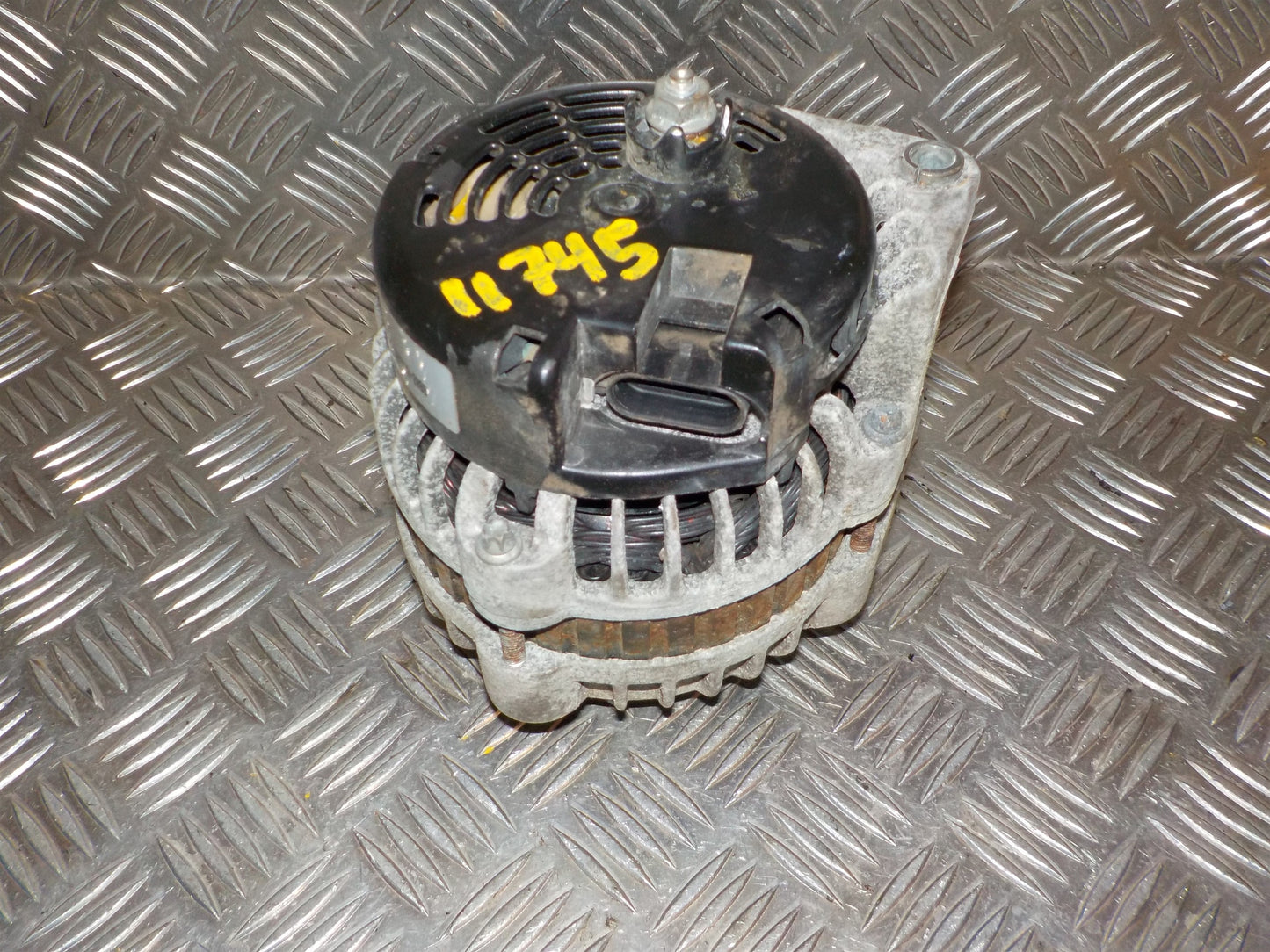 Renault Clio 2 Generator Med OEM Nr. 282869 Fra Renault Ophugger