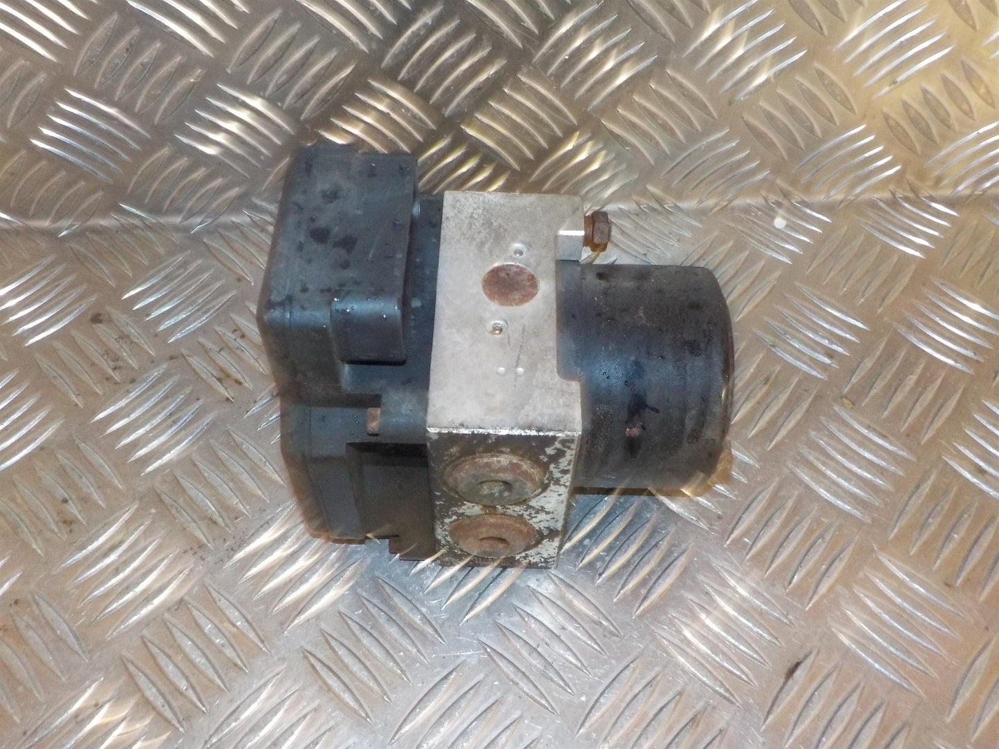 Hyundai Matrix ABS Pumpe Med OEM Nr. 9566017000 Fra Hyundai Ophugger