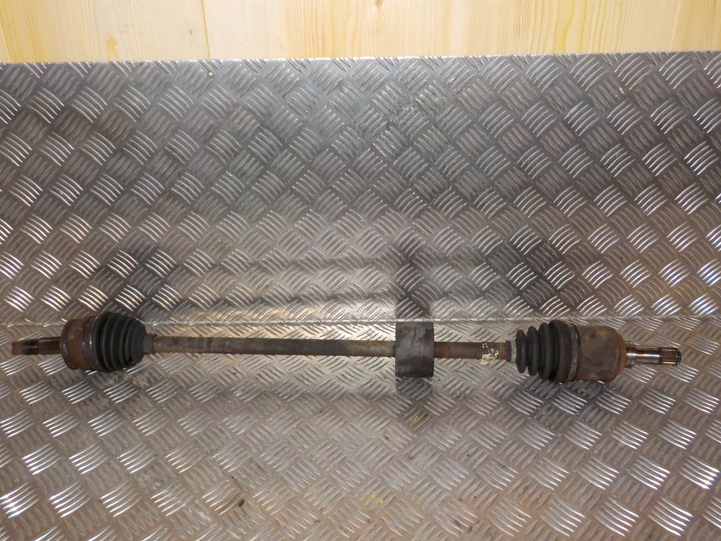 Fiat Grande Punto Trækaksel For H Med OEM Nr. 55700557 Fra Fiat Ophugger