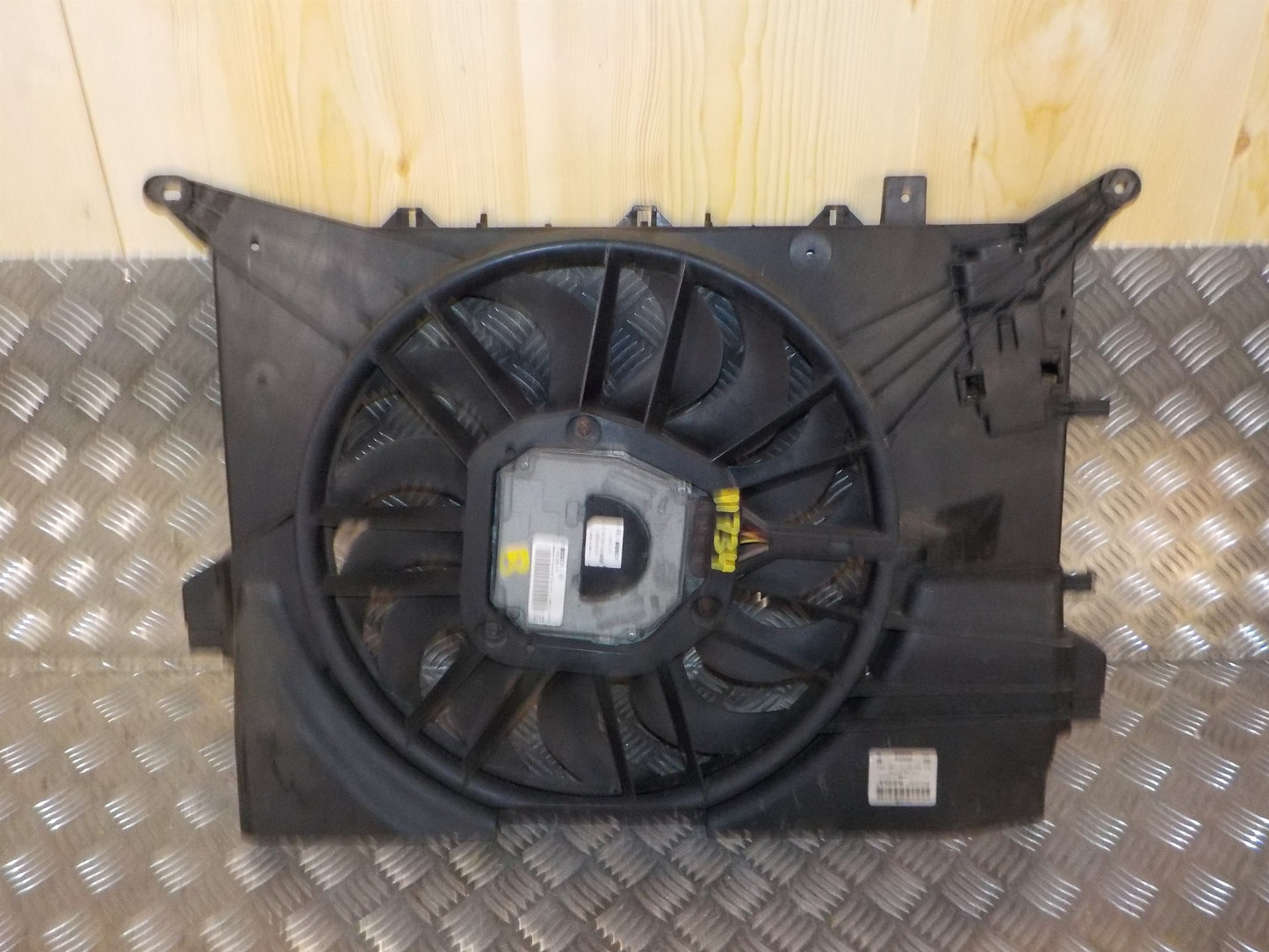 Volvo V70 Kølerblæser El Med OEM Nr. 30741144 Fra Volvo Ophugger