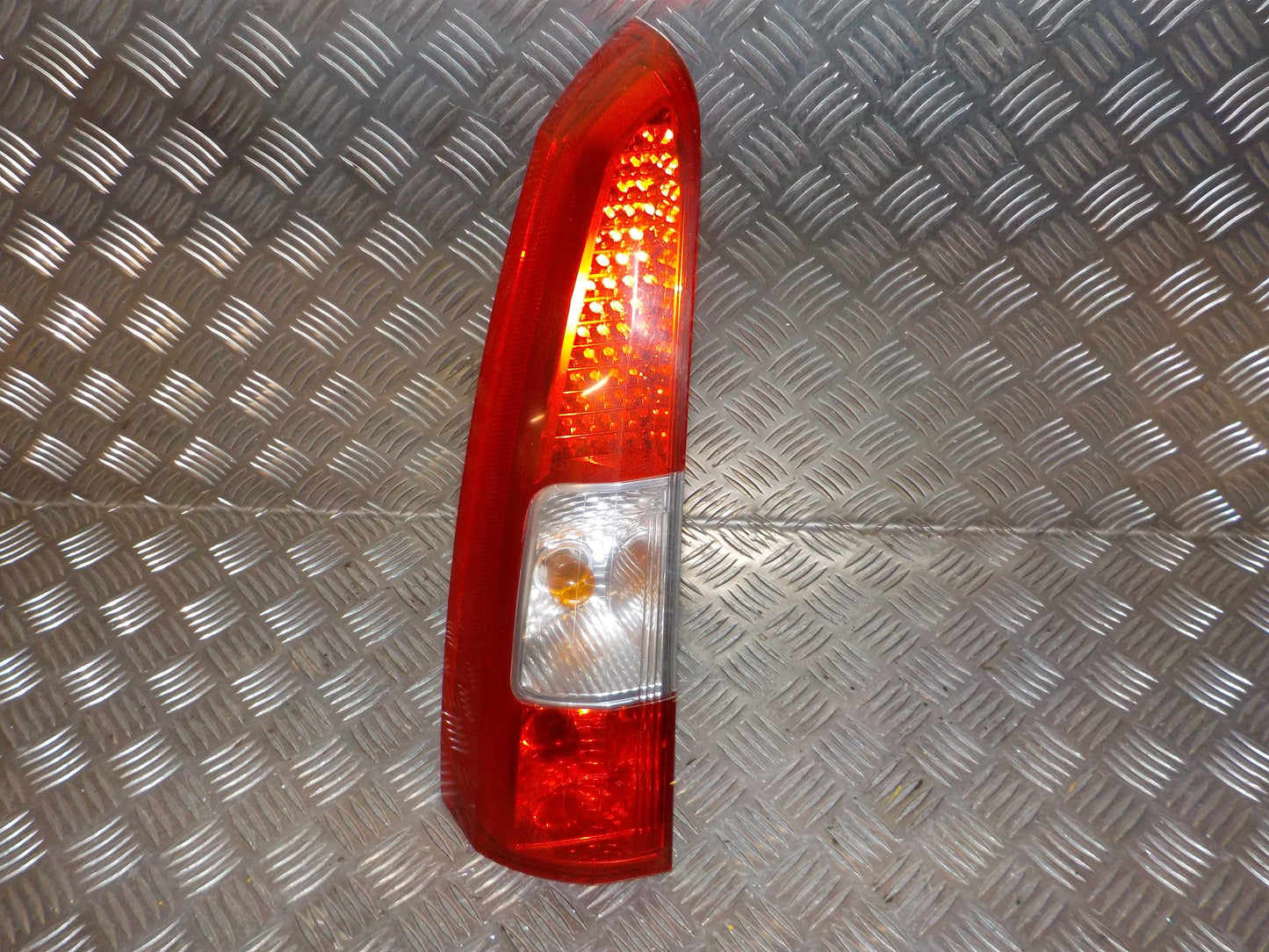 Volvo V70 Baglygte Med OEM Nr. 30655374 Fra Volvo Ophugger