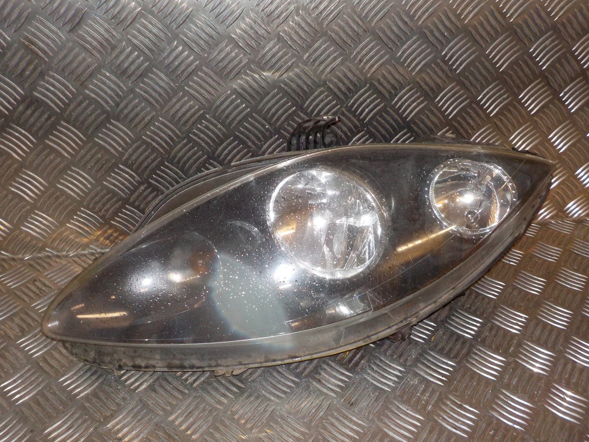 Seat Altea Forlygte Med OEM Nr. 5P1941005E Fra Seat Ophugger