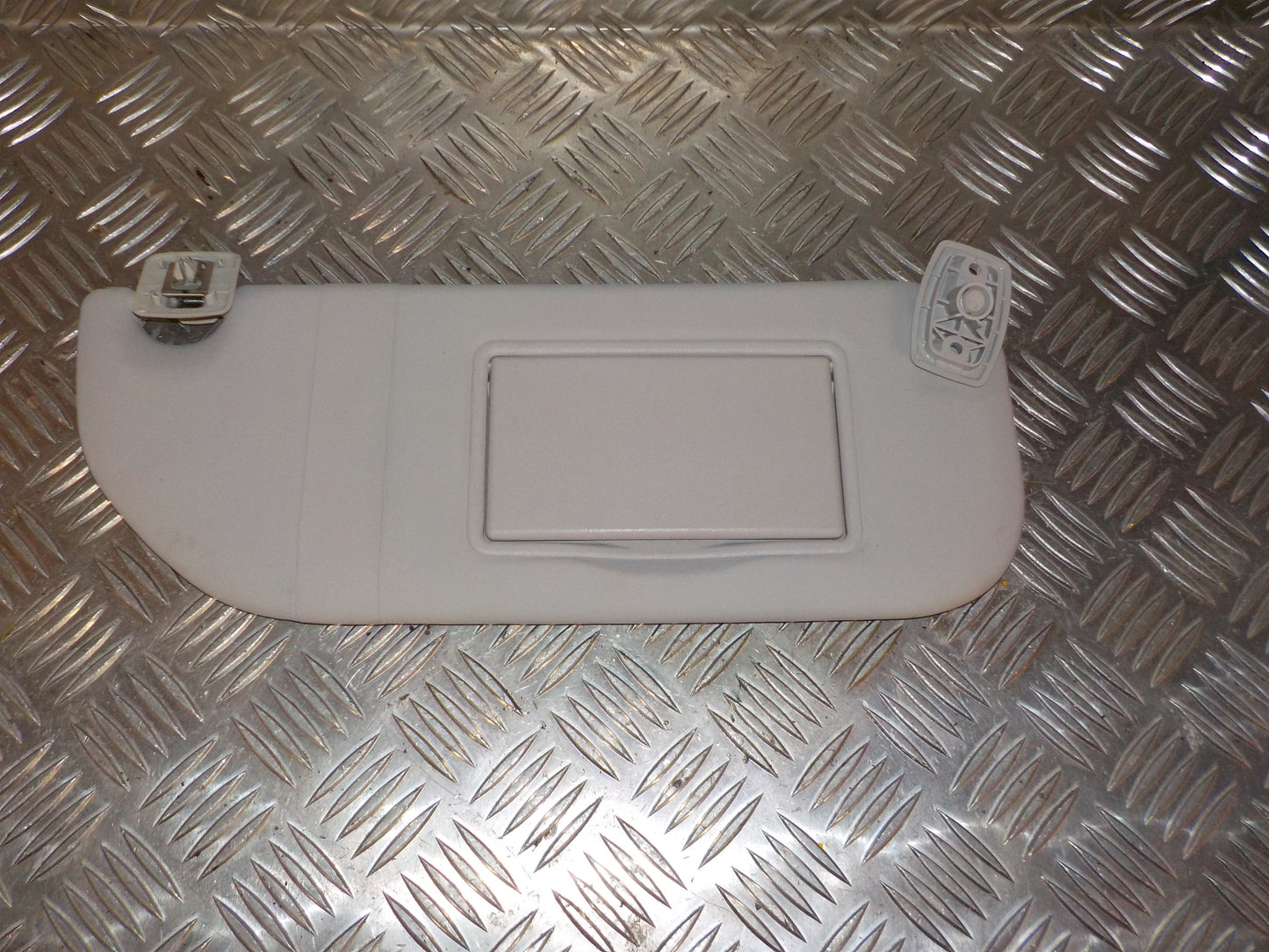 Citroen C3 II Solskærm Med OEM Nr. 16121658BJ Fra Citroen Ophugger