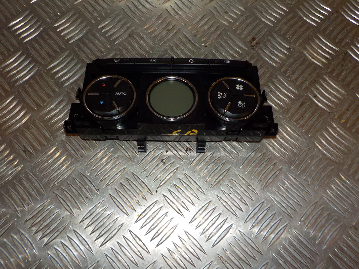 Citroen C3 II Varmeregulering Med OEM Nr. 96753994XT Fra Citroen Ophugger