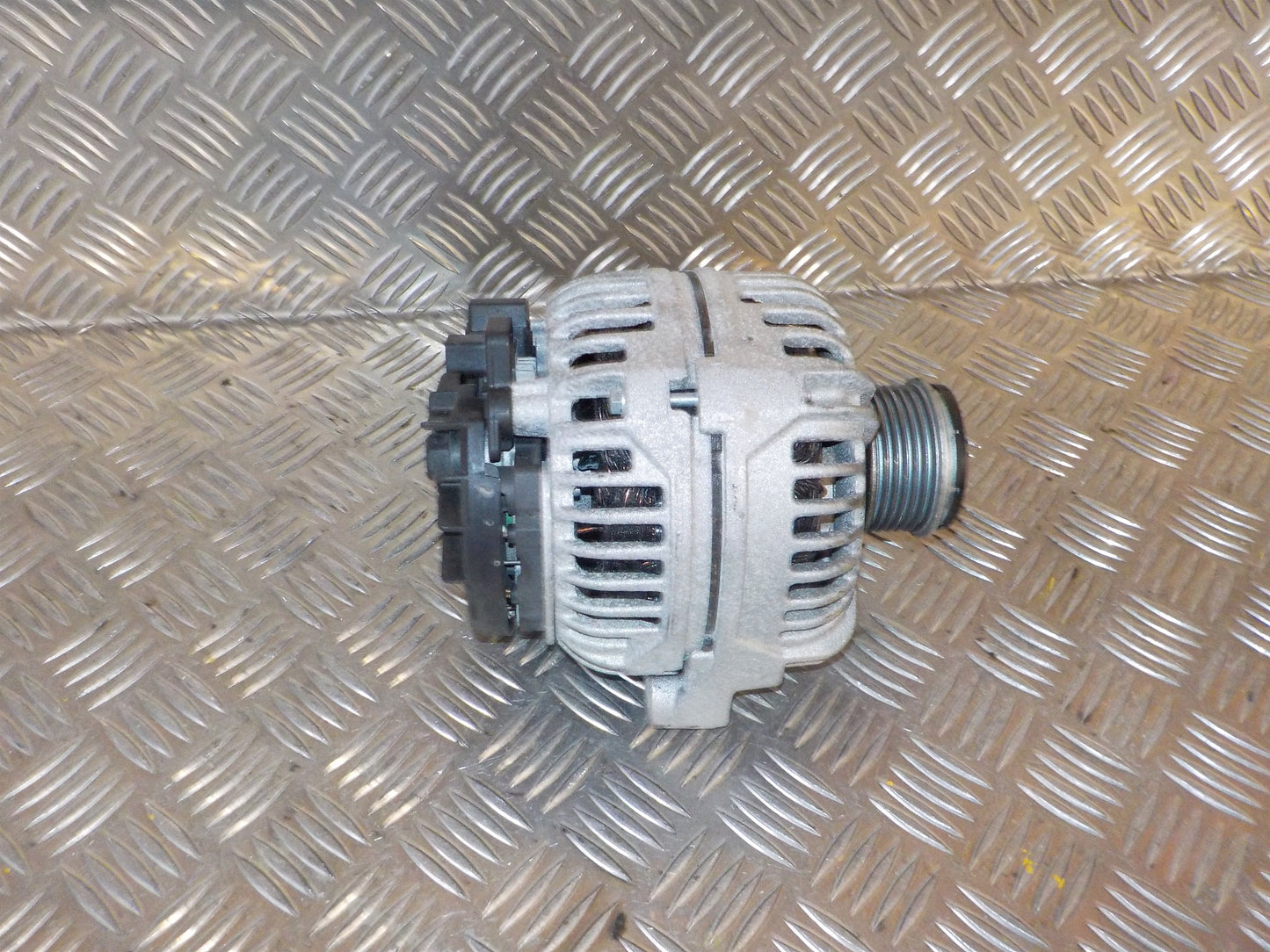 Volvo S60 Generator Med OEM Nr. 284641 Fra Volvo Ophugger