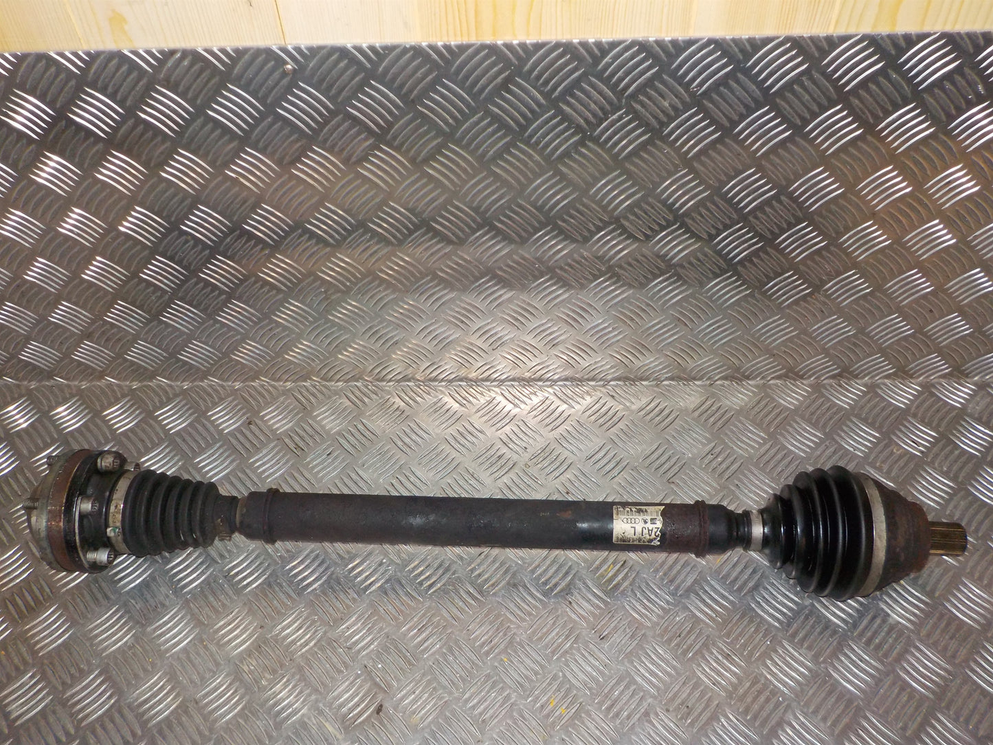 VW Passat 3C Trækaksel For H Med OEM Nr. 3C0407452AX Fra VW Ophugger
