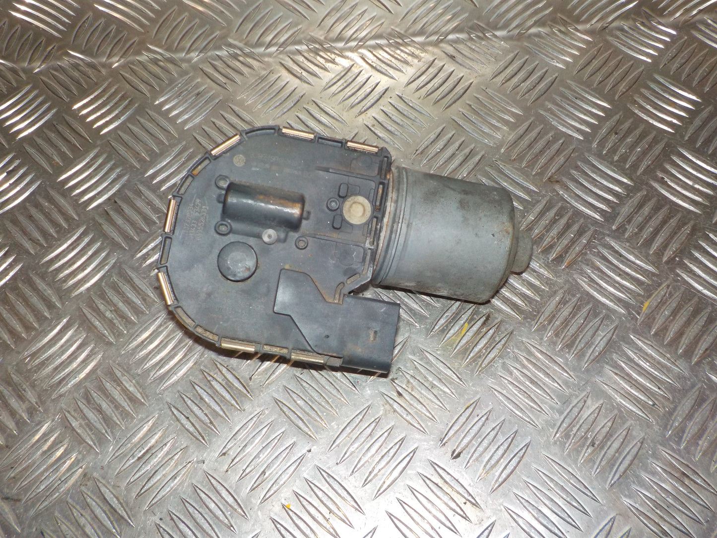 VW Passat 3C Viskermotor Med OEM Nr. 3C1955119B Fra VW Ophugger