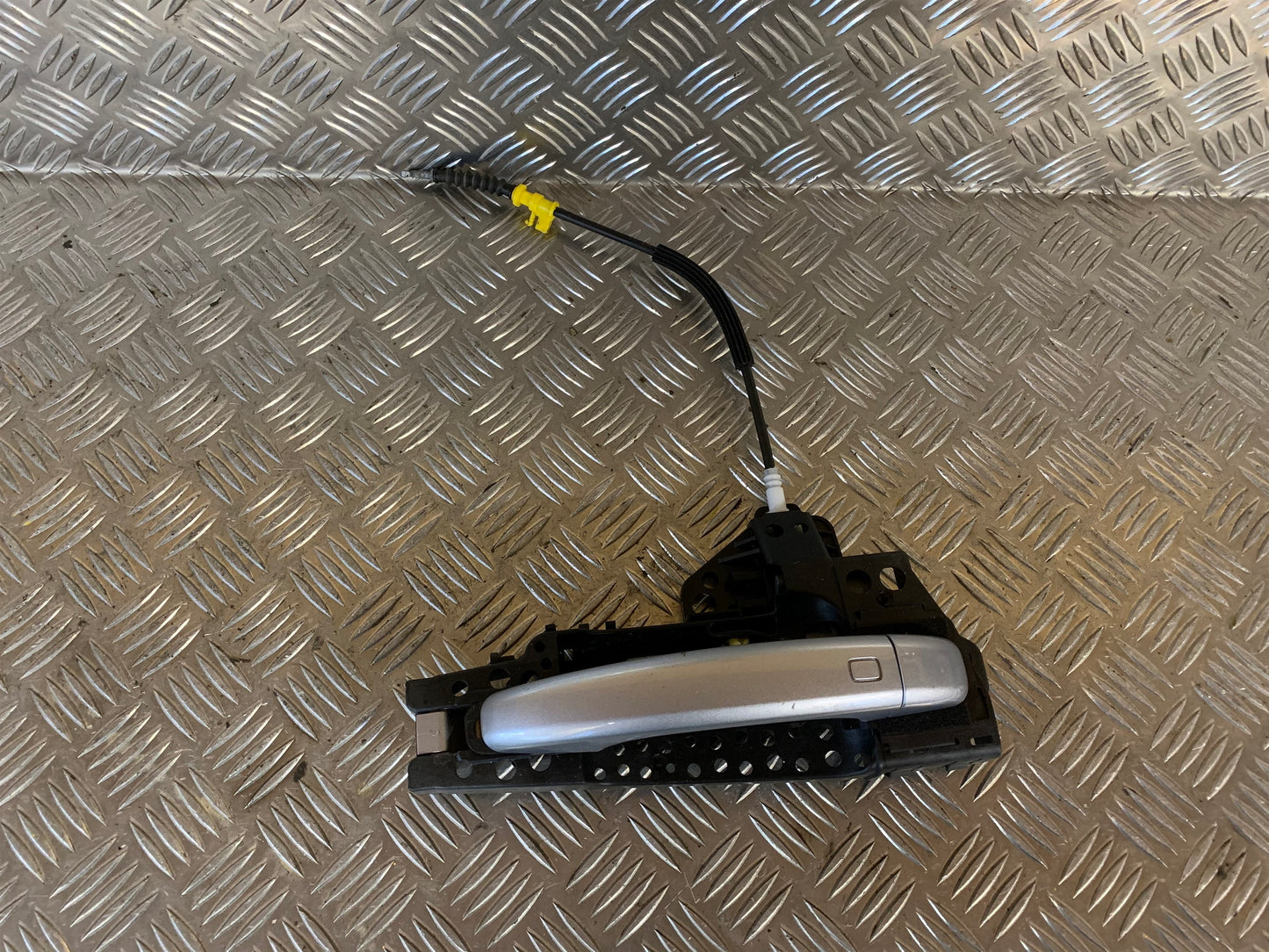 Audi Q3 8U Håndtag Udvendig Med OEM Nr. Ophugger Fra Audi Ophugger