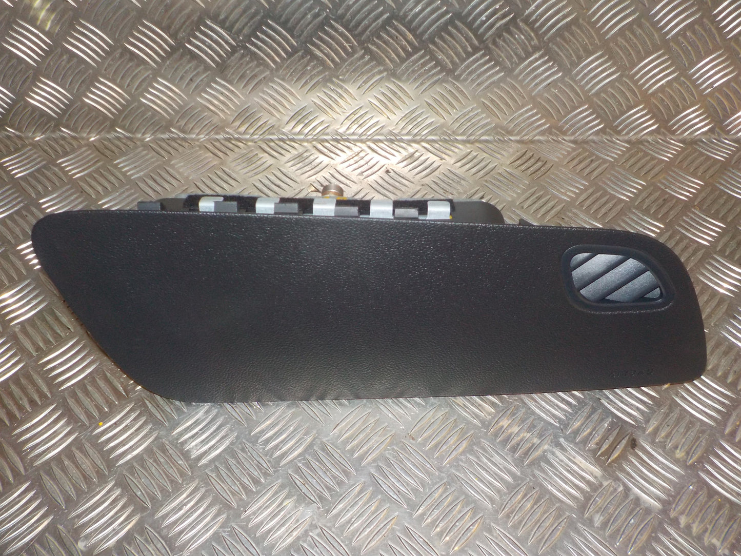 VW Polo 6C Airbag Med OEM Nr. 6R0880204A Fra VW Ophugger