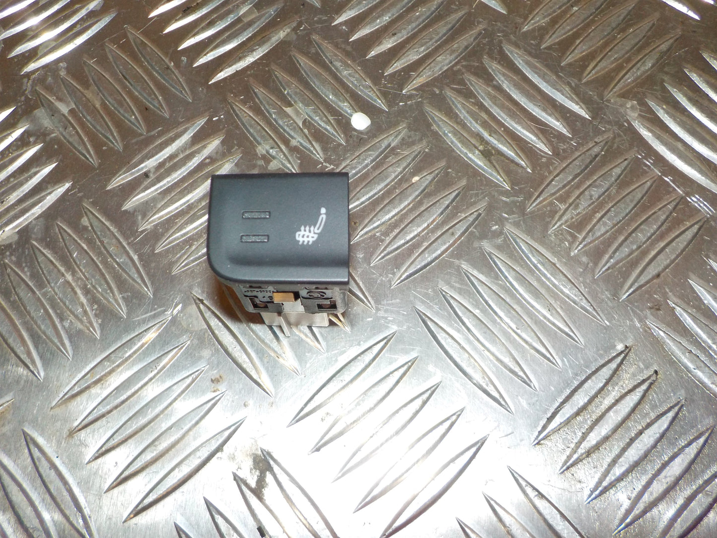 VW Polo 6C Kontakt Sædevarme Med OEM Nr. 6C0963564A Fra VW Ophugger