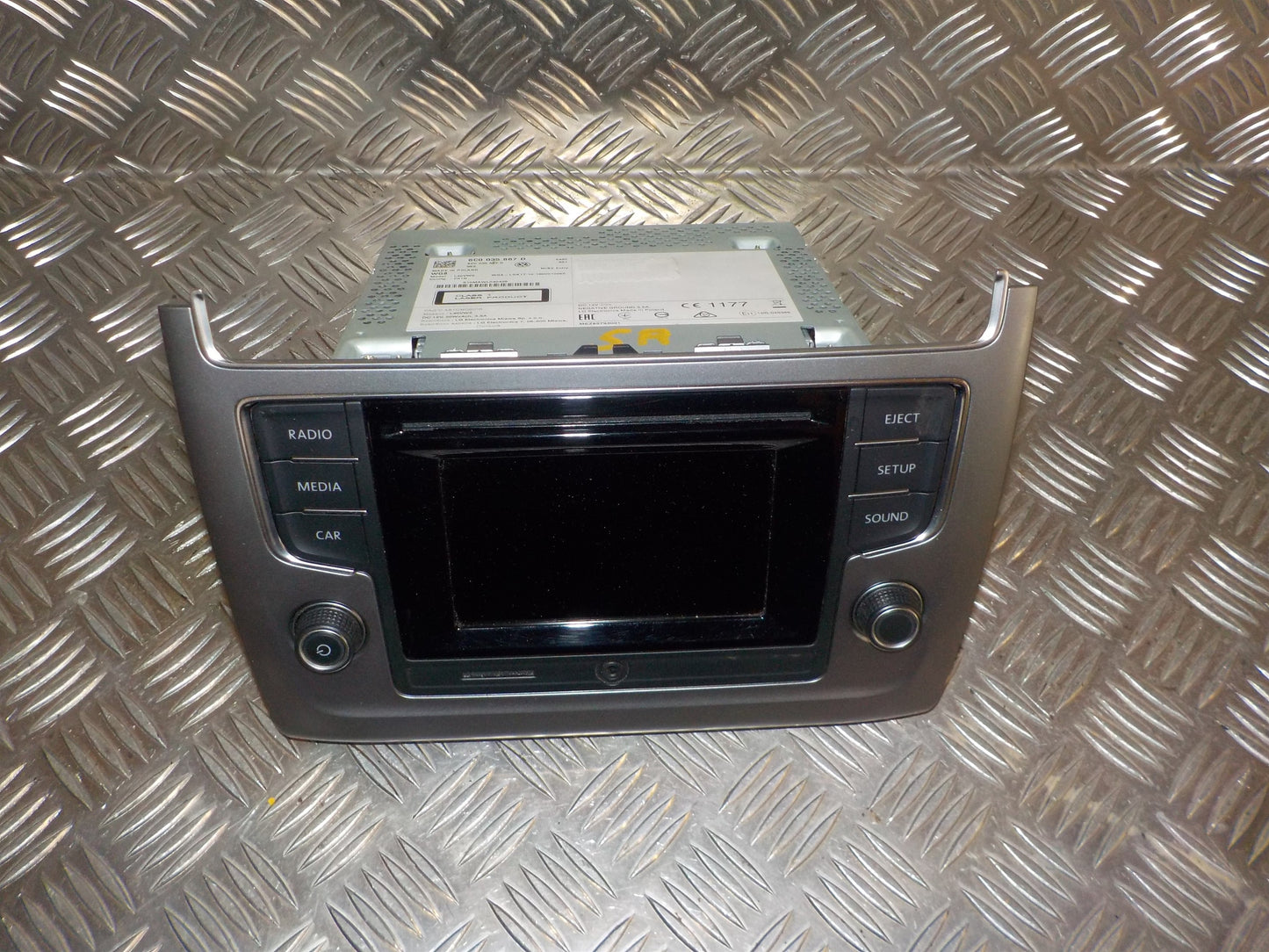 VW Polo 6C Radio M/Cd Med OEM Nr. 6C0035867D Fra VW Ophugger