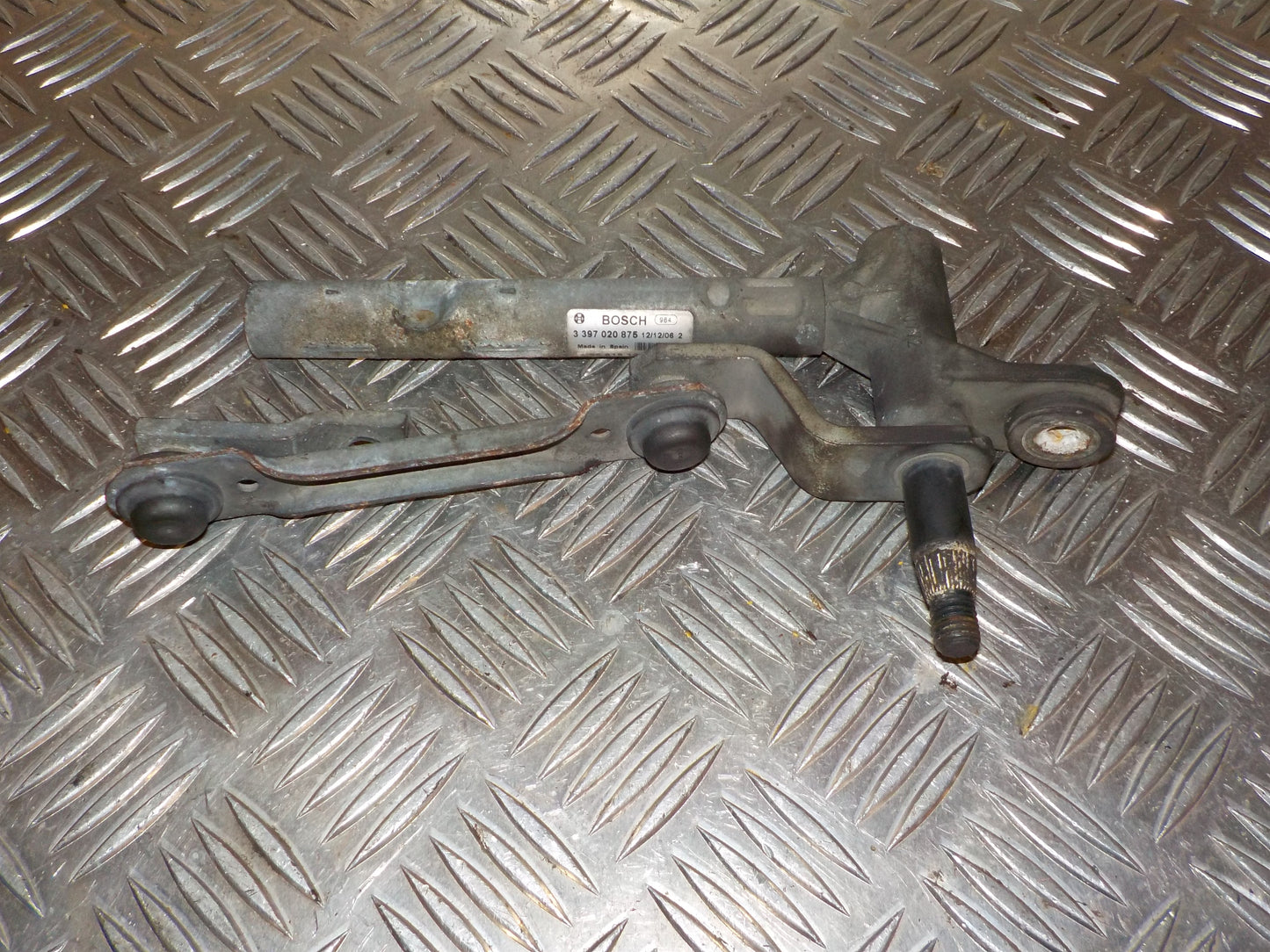 Peugeot 407 Viskertræk Med OEM Nr. Ophugger Fra Peugeot Ophugger