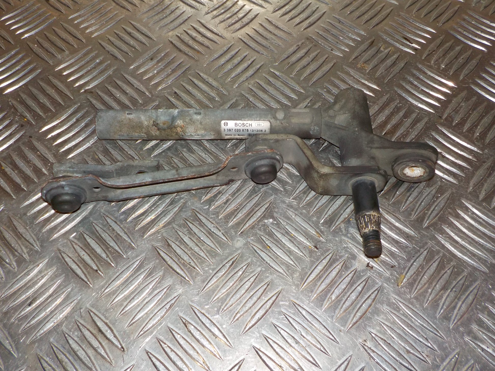 Peugeot 407 Viskertræk Med OEM Nr. Ophugger Fra Peugeot Ophugger