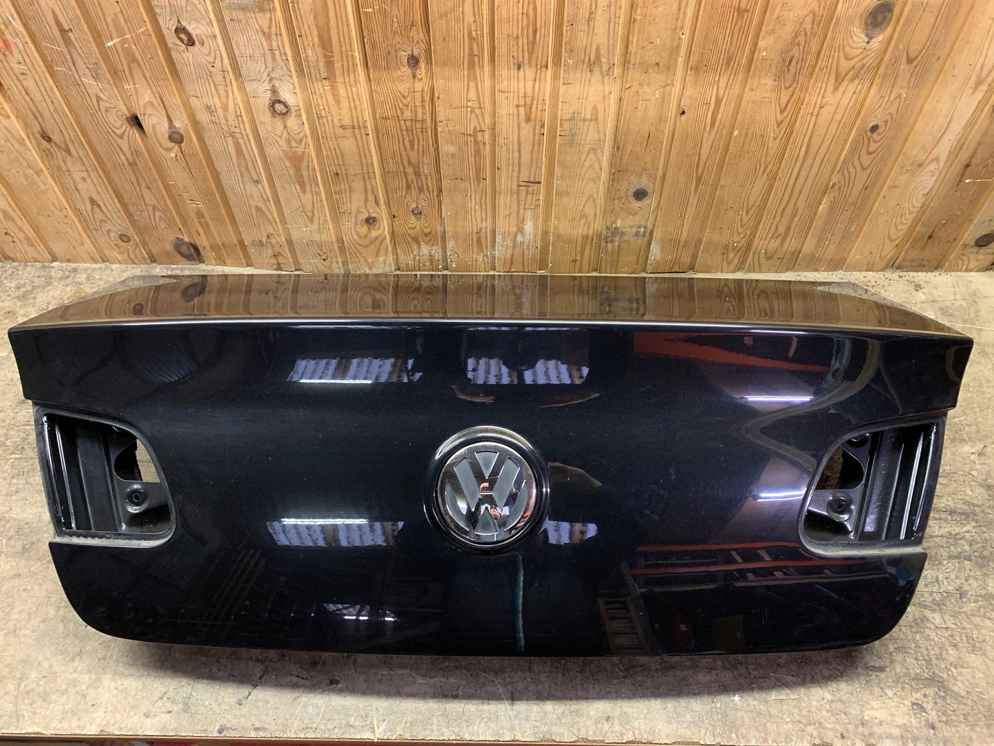VW Passat 3C Bagklap Med OEM Nr. 3C5827025H Fra VW Ophugger