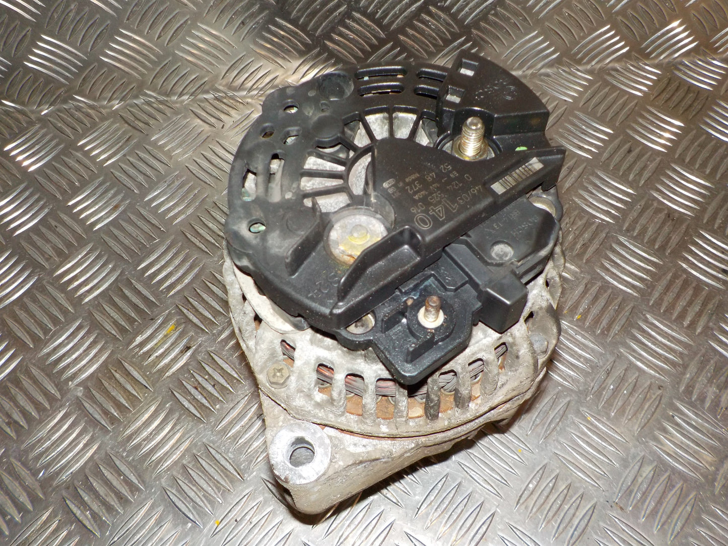 Saab 9‑5 Generator Med OEM Nr. 0124525016 Fra Saab Ophugger