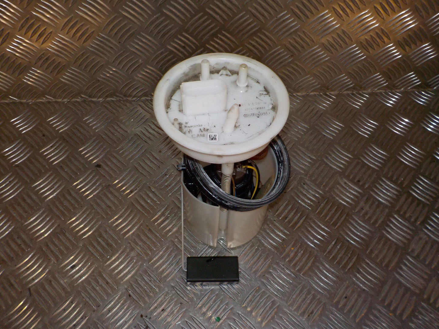 VW Polo 6C Benz/Brændstofpumpe El Med OEM Nr. 6R0919051M Fra VW Ophugger