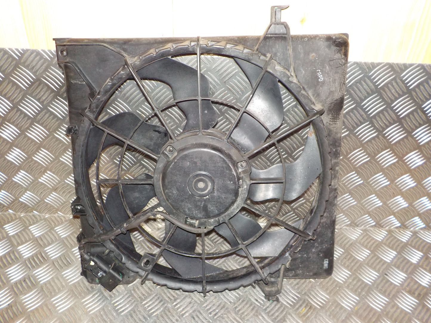 Kia Ceed Kølerblæser El Med OEM Nr. 253801H680 Fra Kia Ophugger