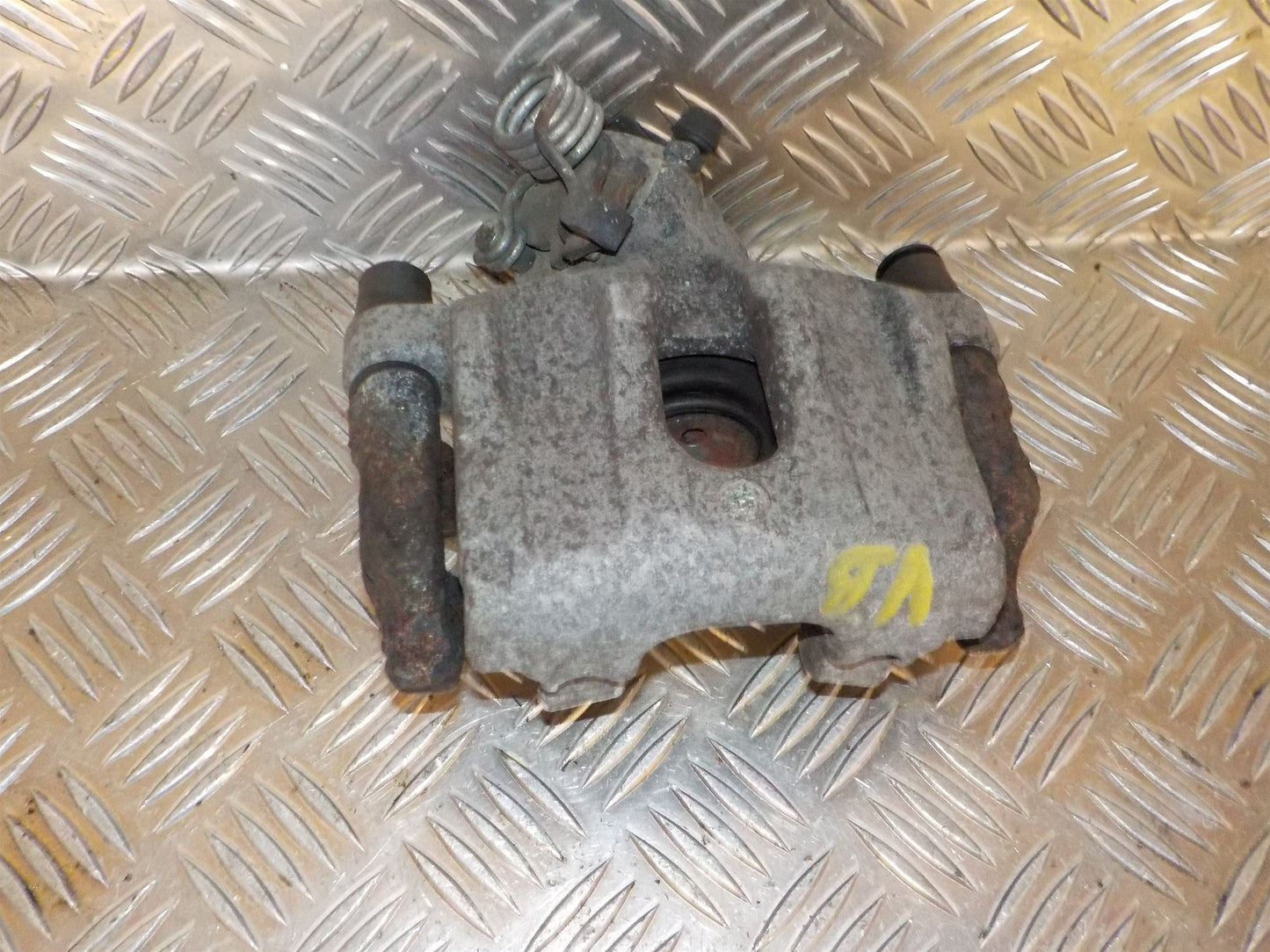 Ford Focus Bremsekaliber VB Med OEM Nr. Ophugger Fra Ford Ophugger