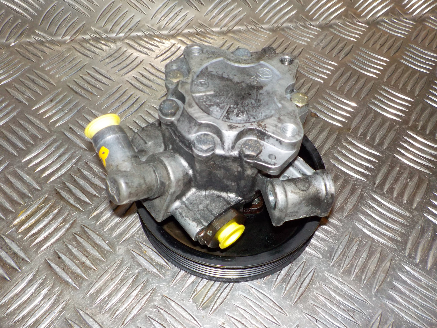 Mercedes C W203 Servopumpe Med OEM Nr. Ophugger Fra Mercedes Ophugger