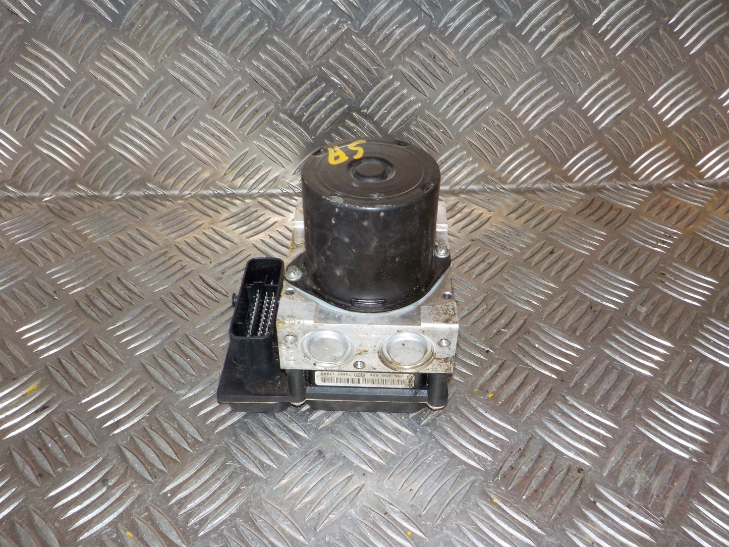 Skoda Fabia Abs Pumpe Med OEM Nr. 0265234575 Fra Skoda Ophugger