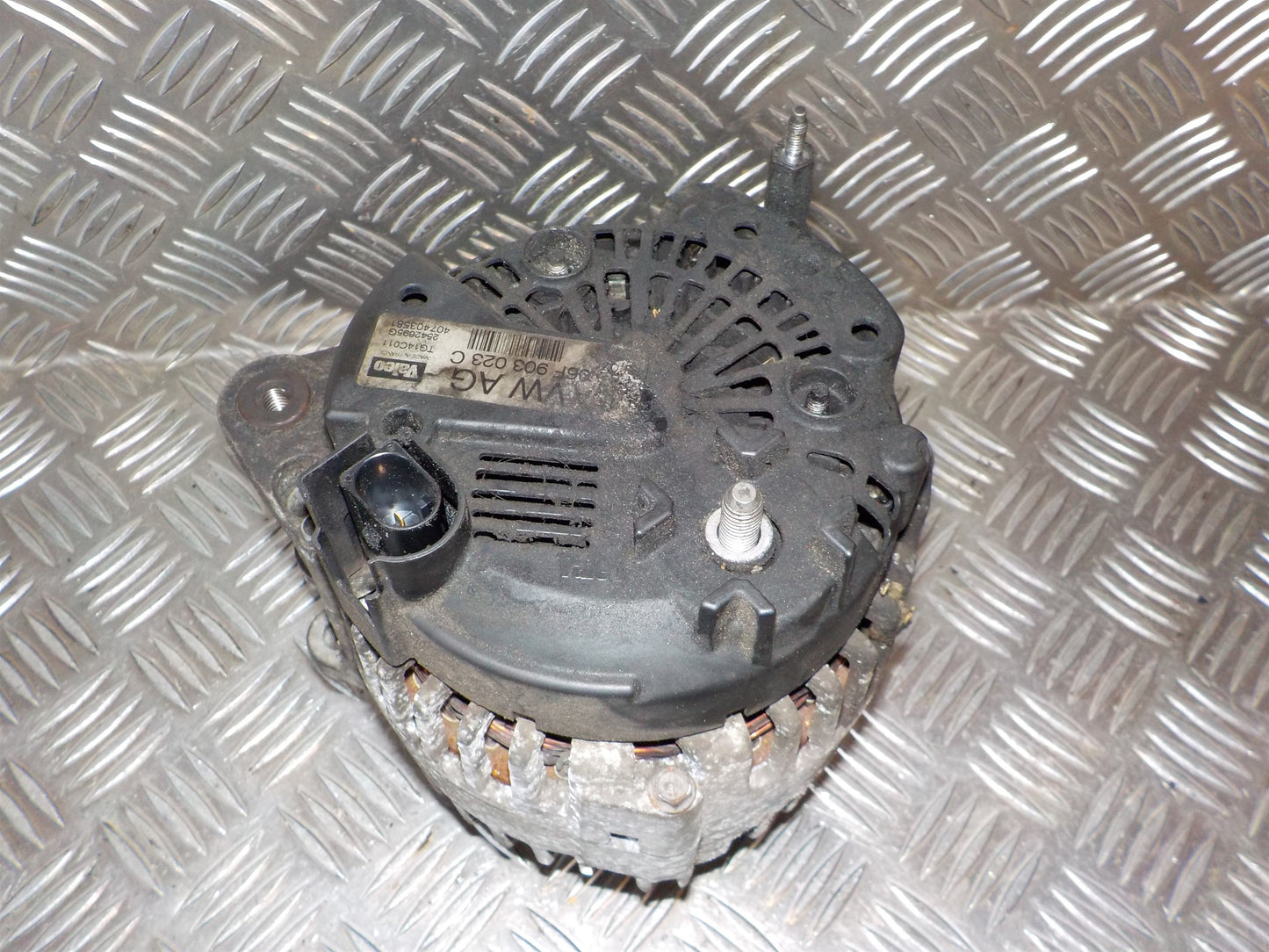 Seat Altea Generator Med OEM Nr. 06F903023C Fra Seat Ophugger