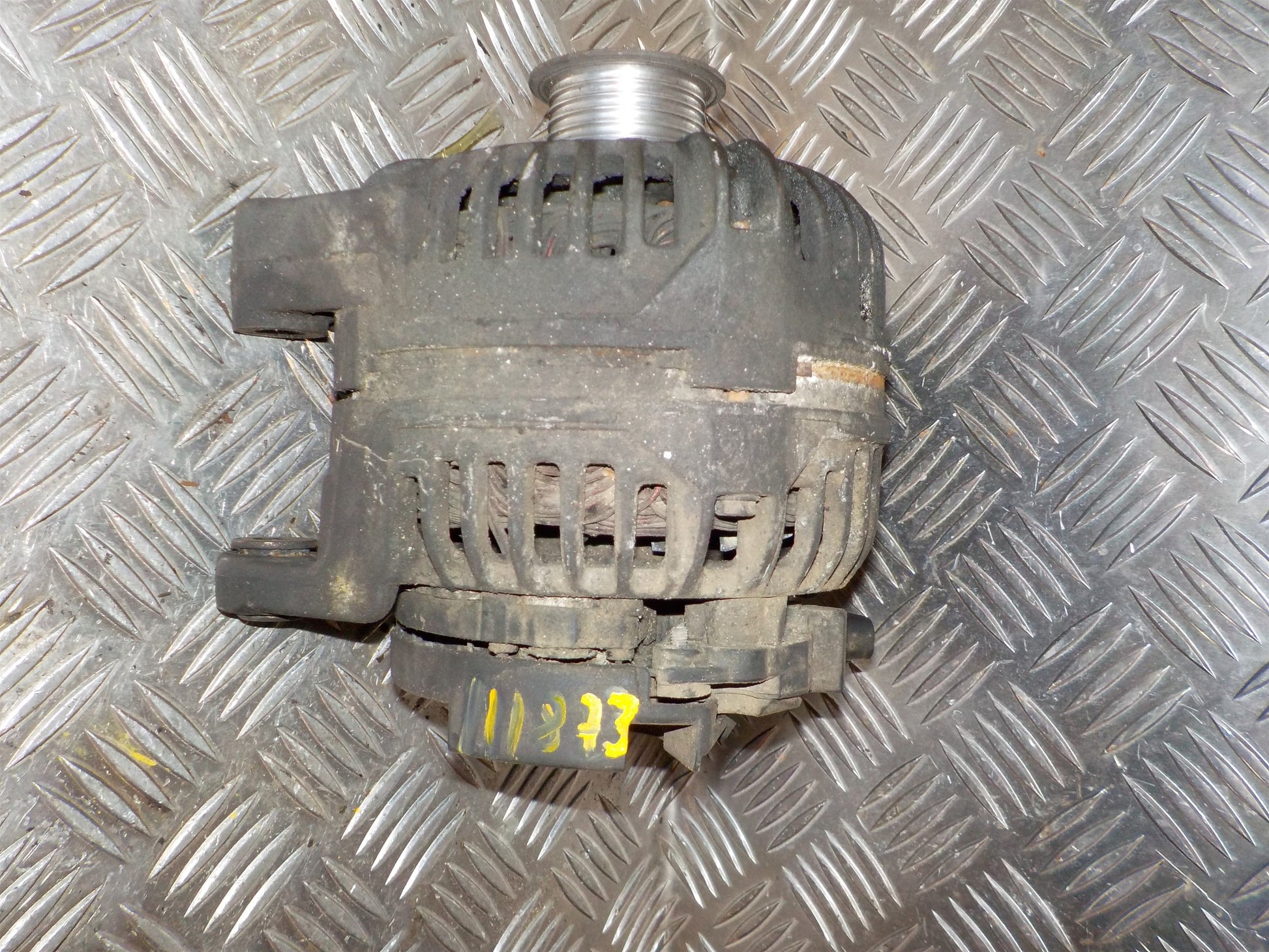 Opel Zafira A Generator Med OEM Nr. 0124515032 Fra Opel Ophugger