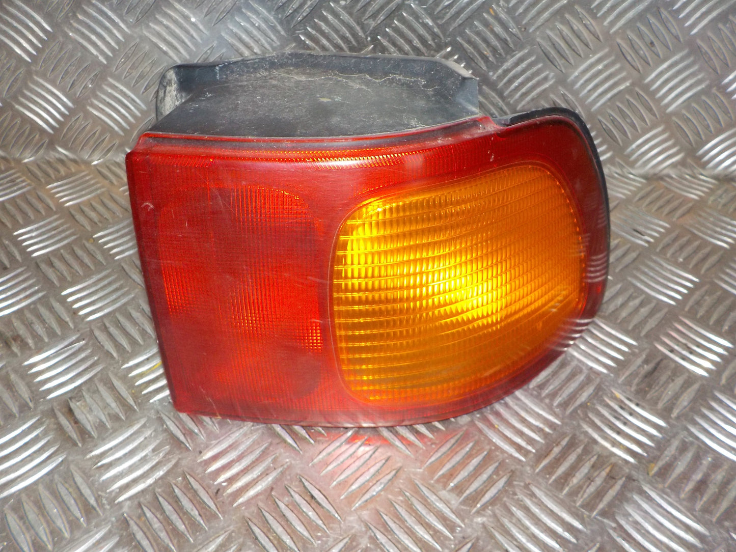 Toyota Picnic/Sportsvan Baglygte Med OEM Nr. Ophugger Fra Toyota Ophugger