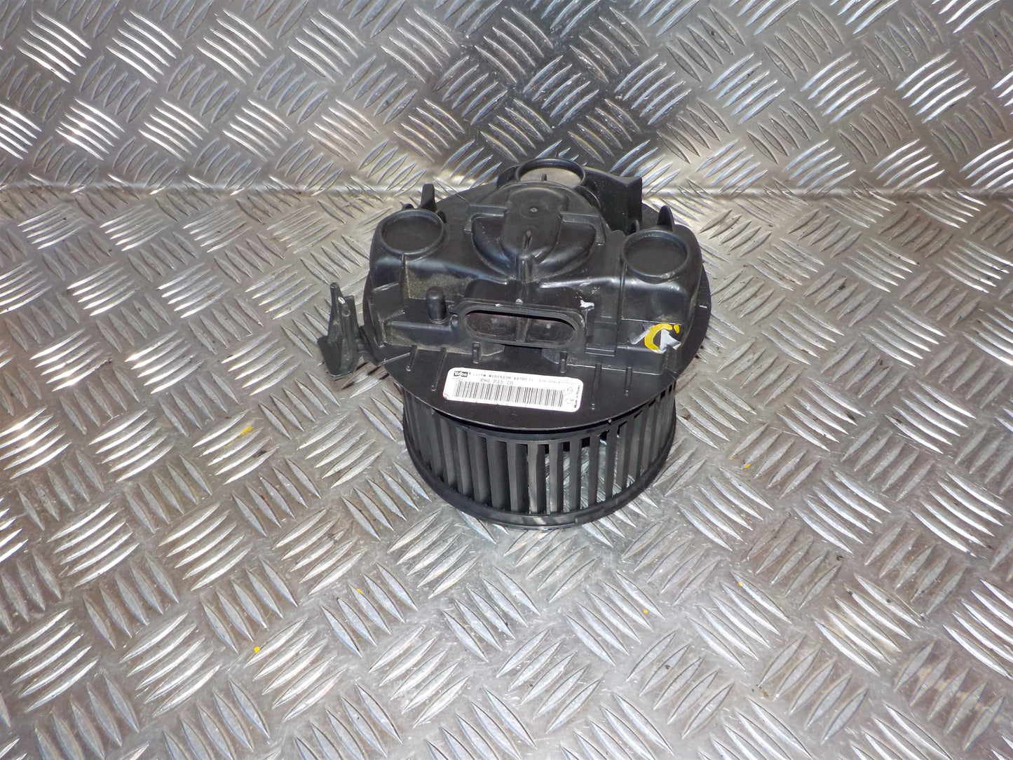 Renault Modus Varmeblæser Med OEM Nr. N101507G Fra Renault Ophugger