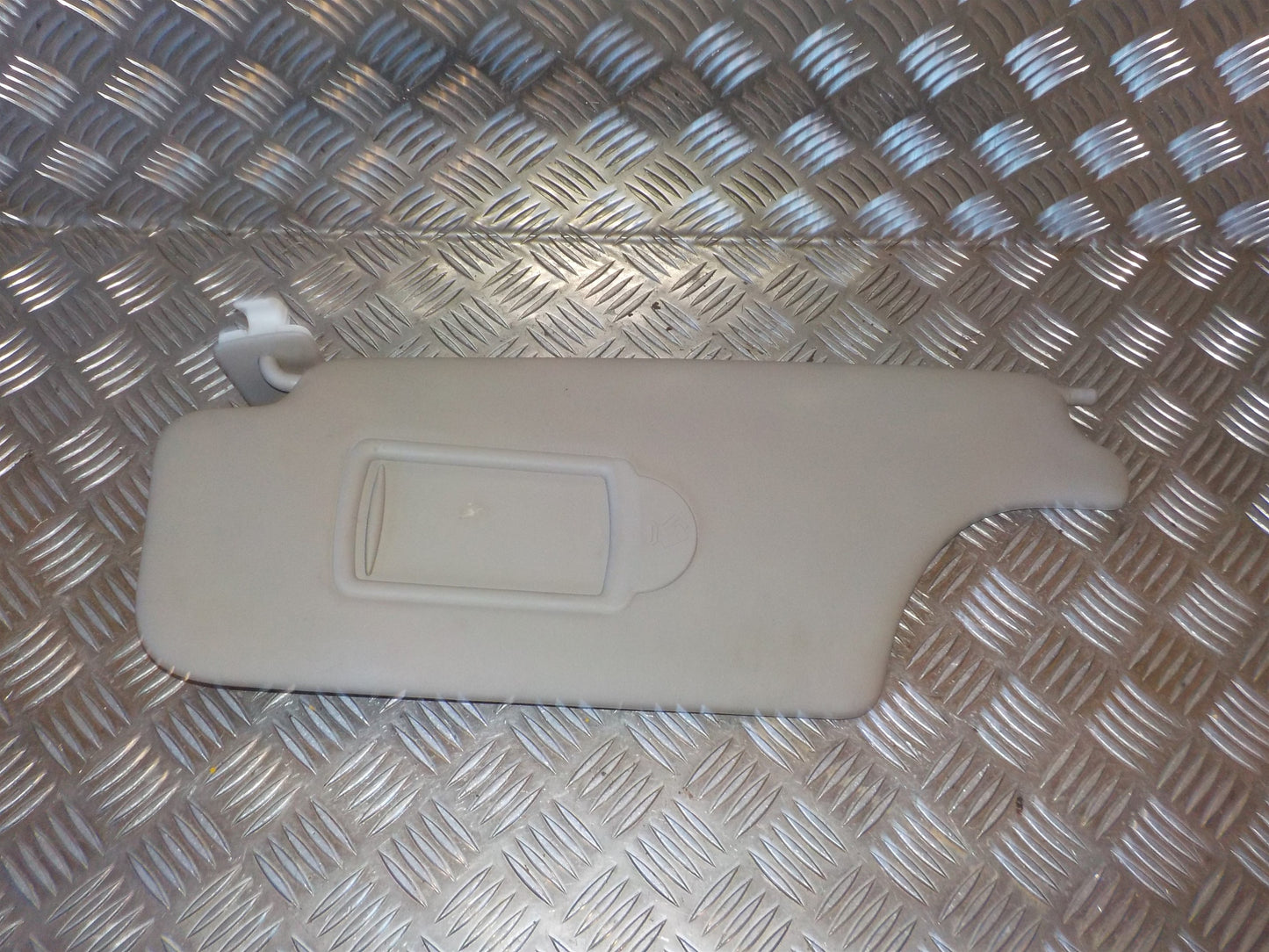 Renault Modus Solskærm Med OEM Nr. Ophugger Fra Renault Ophugger