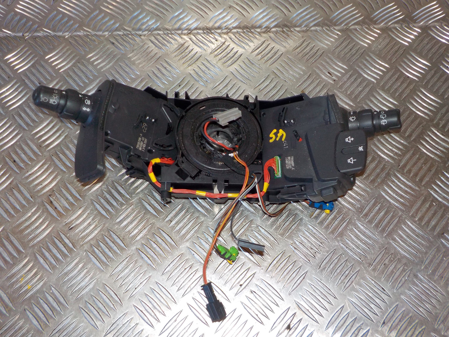 Renault Modus Kontakt Combi Med OEM Nr. 88101002485 Fra Renault Ophugger