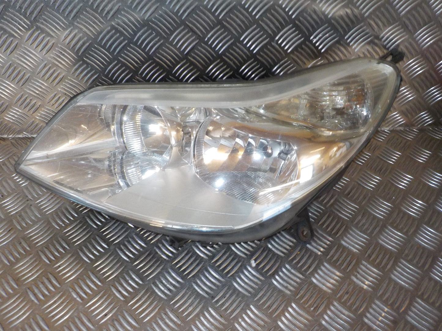 Citroen C5 Forlygte Med OEM Nr. 9650055980 Fra Citroen Ophugger