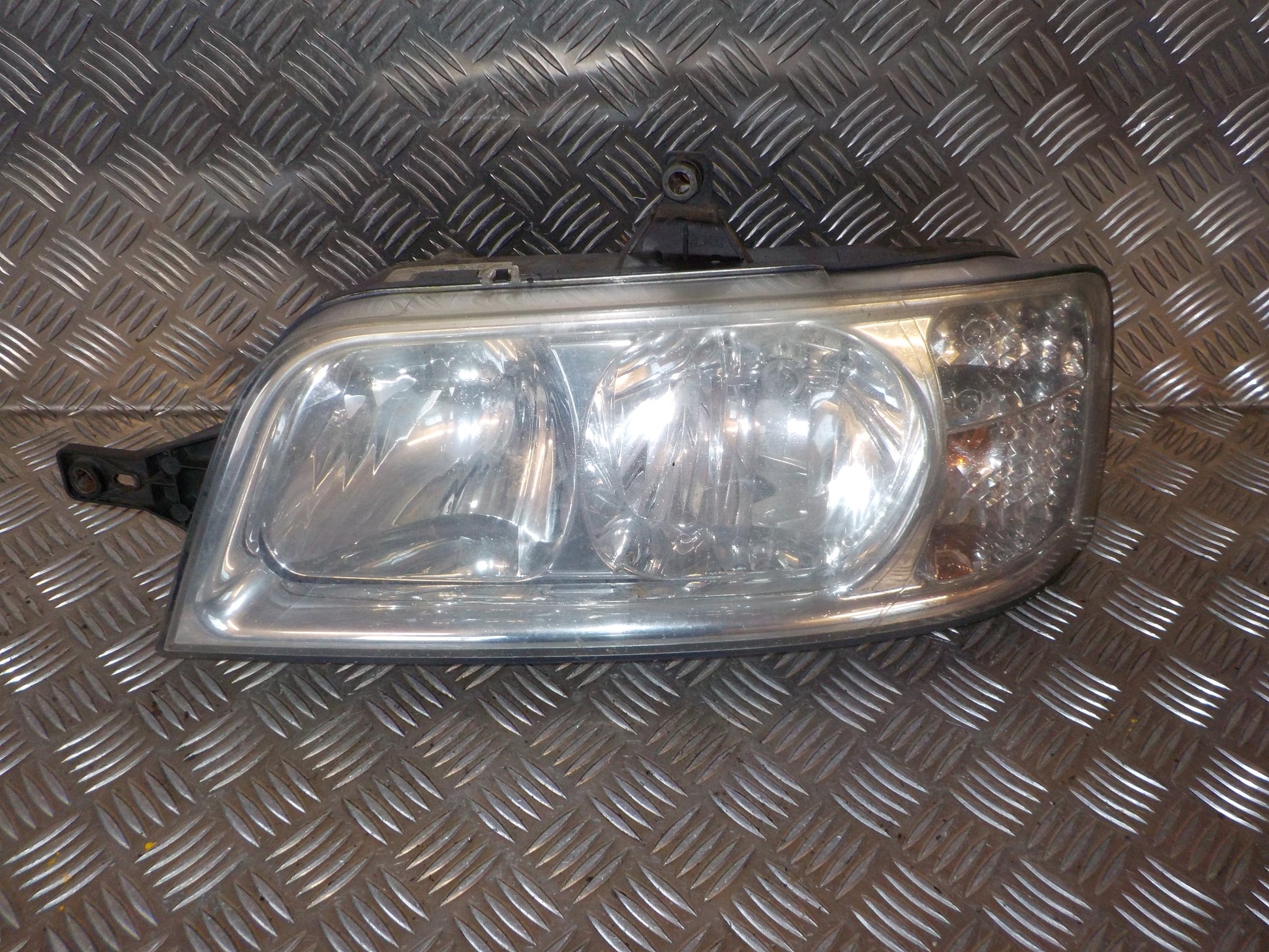 Peugeot Boxer Forlygte Med OEM Nr. 1347692080 Fra Peugeot Ophugger