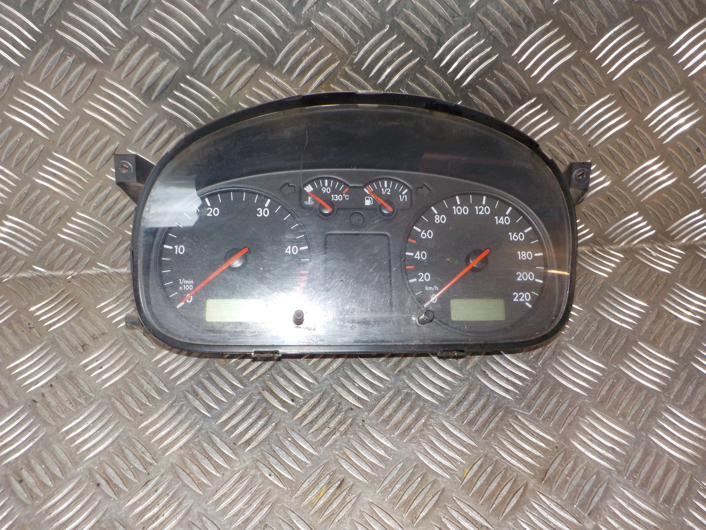 VW Transporter T4 Speedometer - Instrument Med OEM Nr. 7D0920801H Fra VW Ophugger