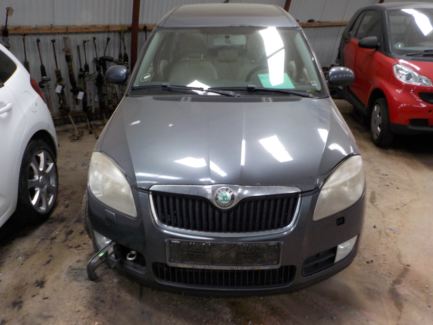 Skoda Roomster Pluk-Selv-Bil Med OEM Nr. TMBMG65J075018285 Fra Skoda Ophugger