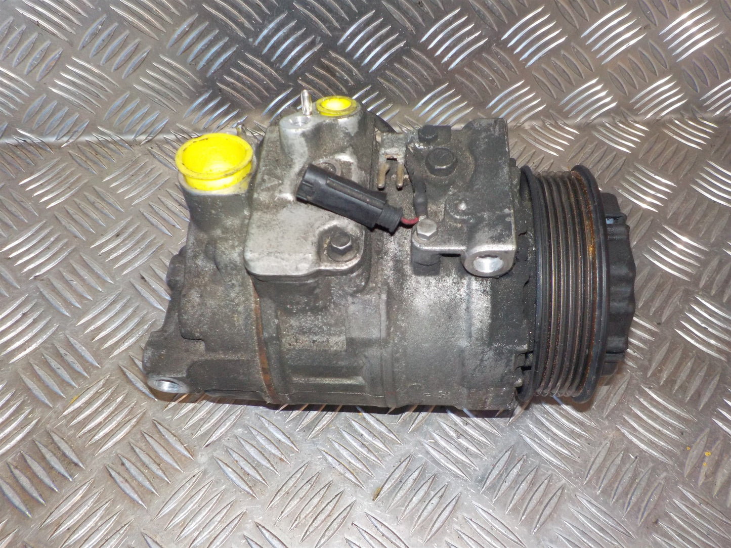 Mercedes C W203 Aircondition Pumpe Med OEM Nr. Ophugger Fra Mercedes Ophugger