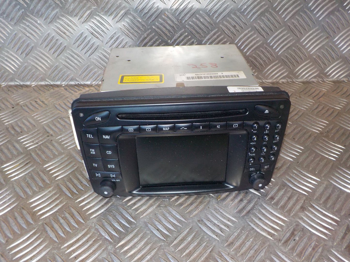 Mercedes C W203 Navigationsanl Med OEM Nr. Ophugger Fra Mercedes Ophugger