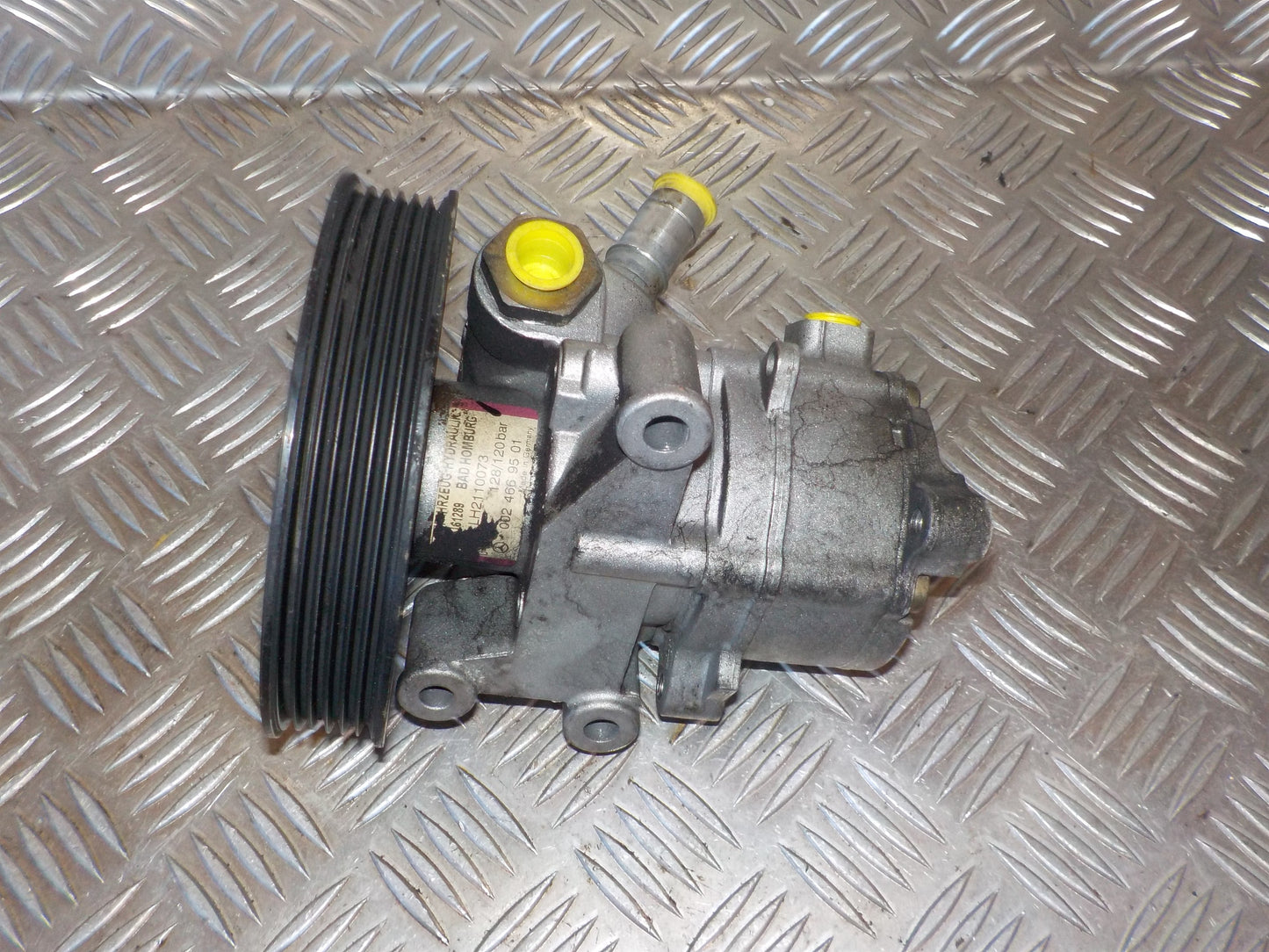 Mercedes C W203 Servopumpe Med OEM Nr. Ophugger Fra Mercedes Ophugger