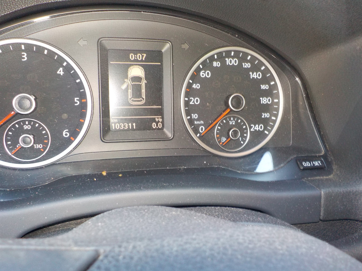 Renault Laguna 3 Pluk-Selv-Bil Med OEM Nr. Ophugger Fra Renault Ophugger