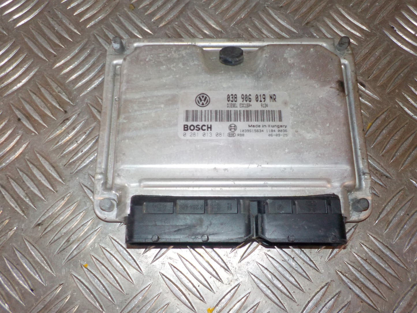 Skoda Roomster Motorstyring - Motorstyreboks - Injection Elboks Med OEM Nr. 038906019NR Fra Skoda Ophugger