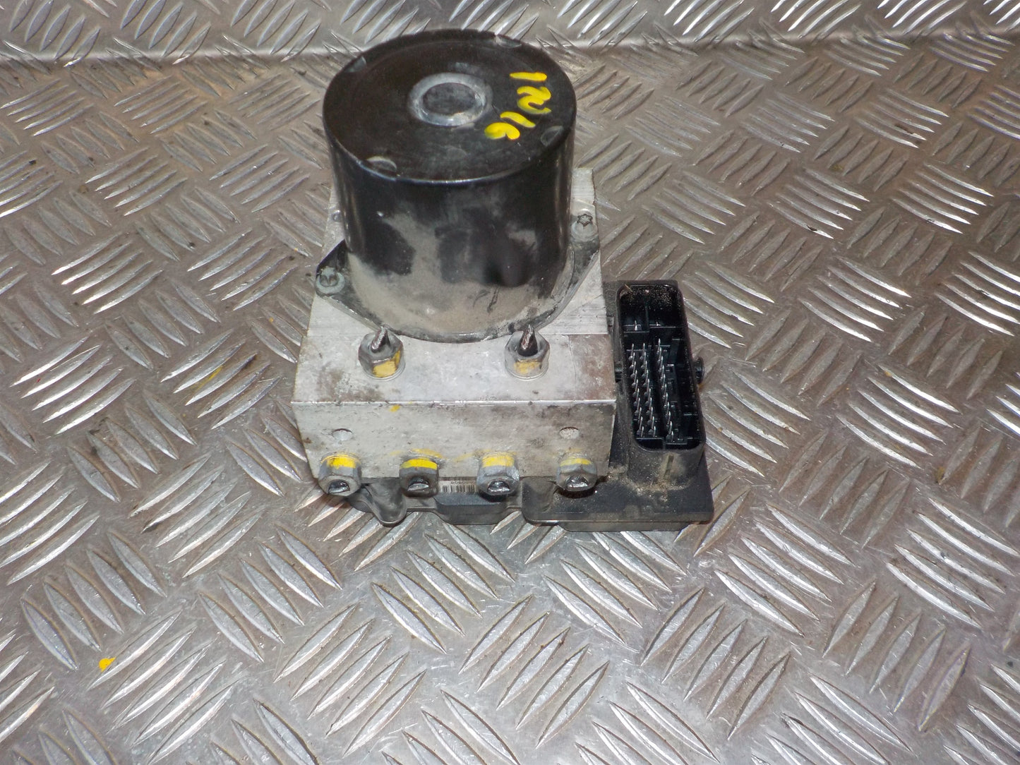 Skoda Roomster ABS Pumpe Med OEM Nr. 6R0614517L Fra Skoda Ophugger