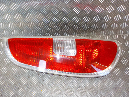 Skoda Roomster Baglygte Med OEM Nr. 5J7945095 Fra Skoda Ophugger