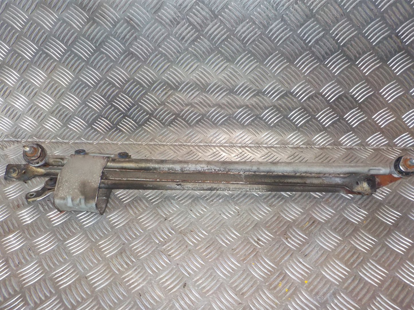 Fiat Ducato Viskertræk Med OEM Nr. 1334799080 Fra Fiat Ophugger