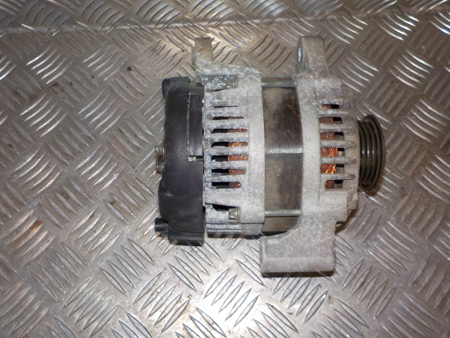 Chevrolet Aveo Generator Med OEM Nr. Ophugger Fra Chevrolet Ophugger