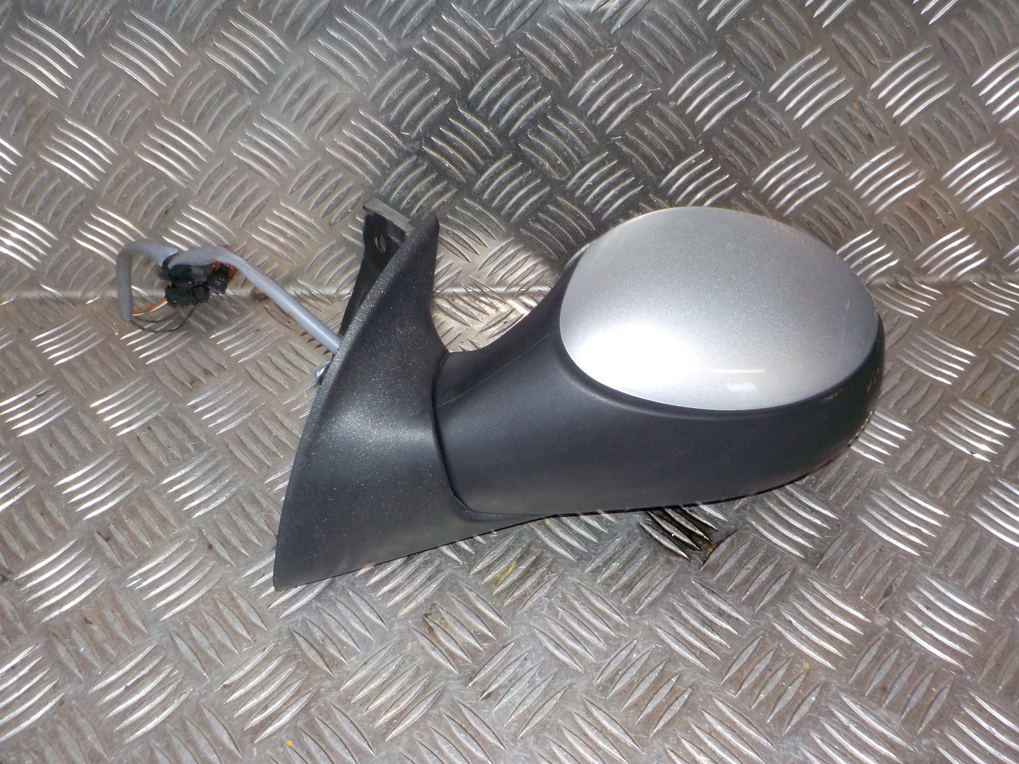 Peugeot 1007 Sidespejl Med OEM Nr. Ophugger Fra Peugeot Ophugger