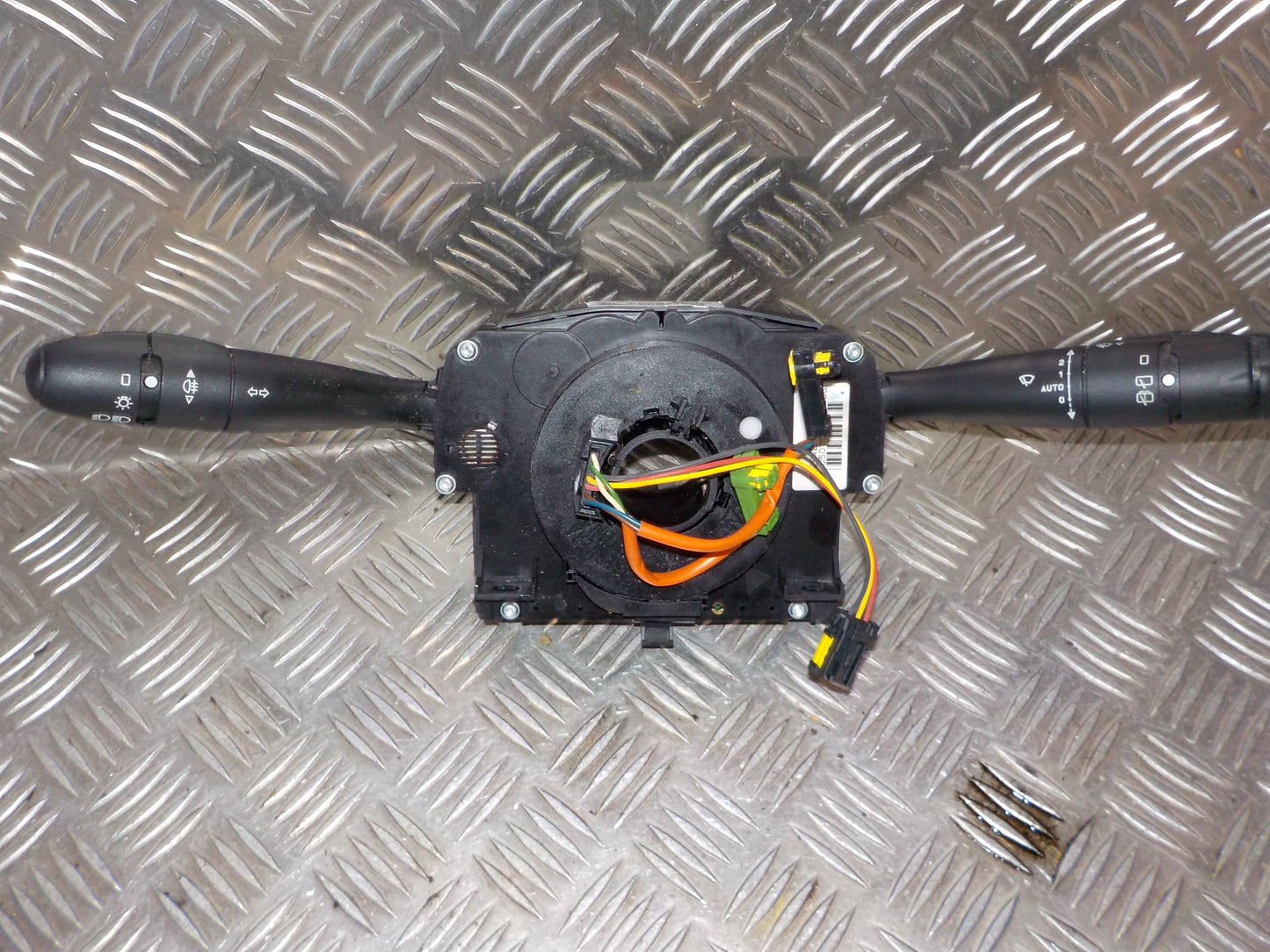 Peugeot 1007 Kontakt Combi Med OEM Nr. Ophugger Fra Peugeot Ophugger