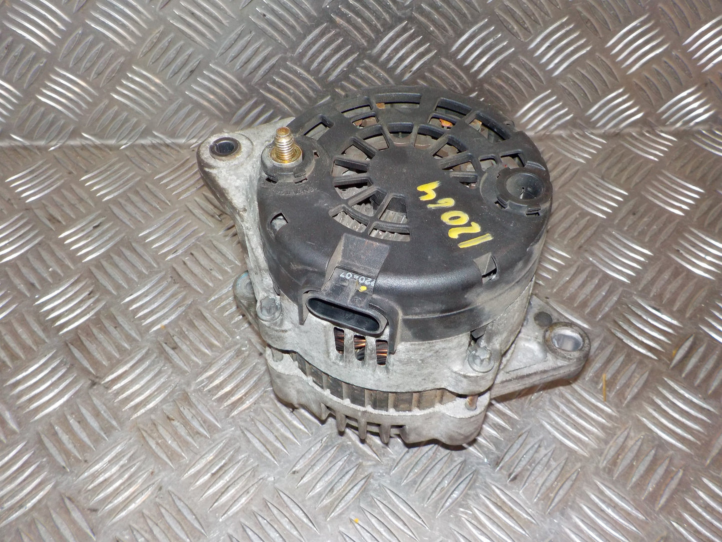 Chevrolet Nubira Generator Med OEM Nr. Ophugger Fra Chevrolet Ophugger