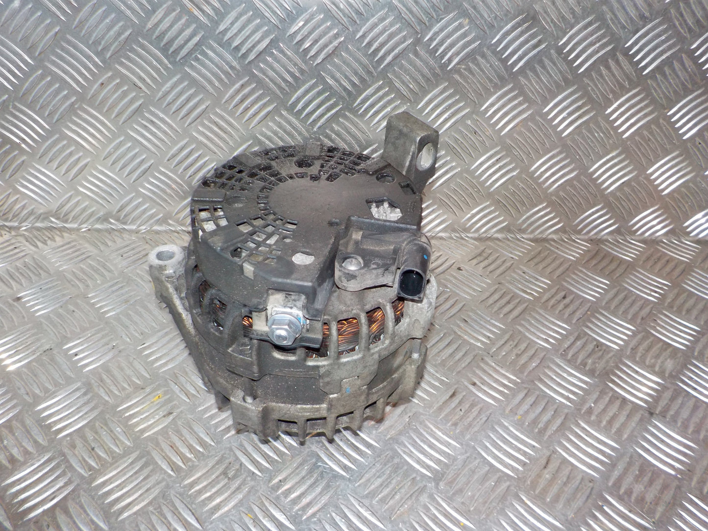 Volvo V70 Generator Med OEM Nr. 36012618 Fra Volvo Ophugger