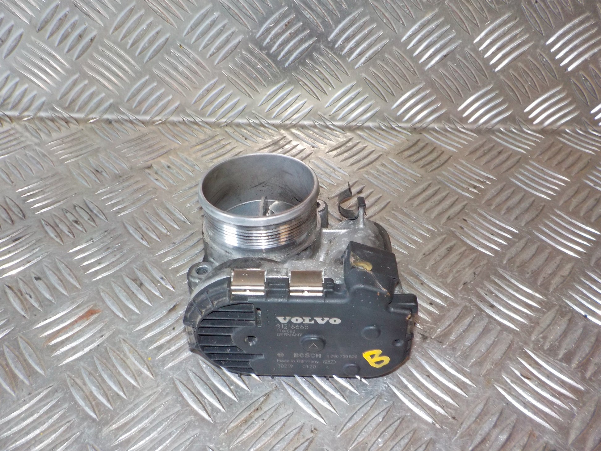 Volvo V70 Spjældhus Med OEM Nr. 0280750520 Fra Volvo Ophugger