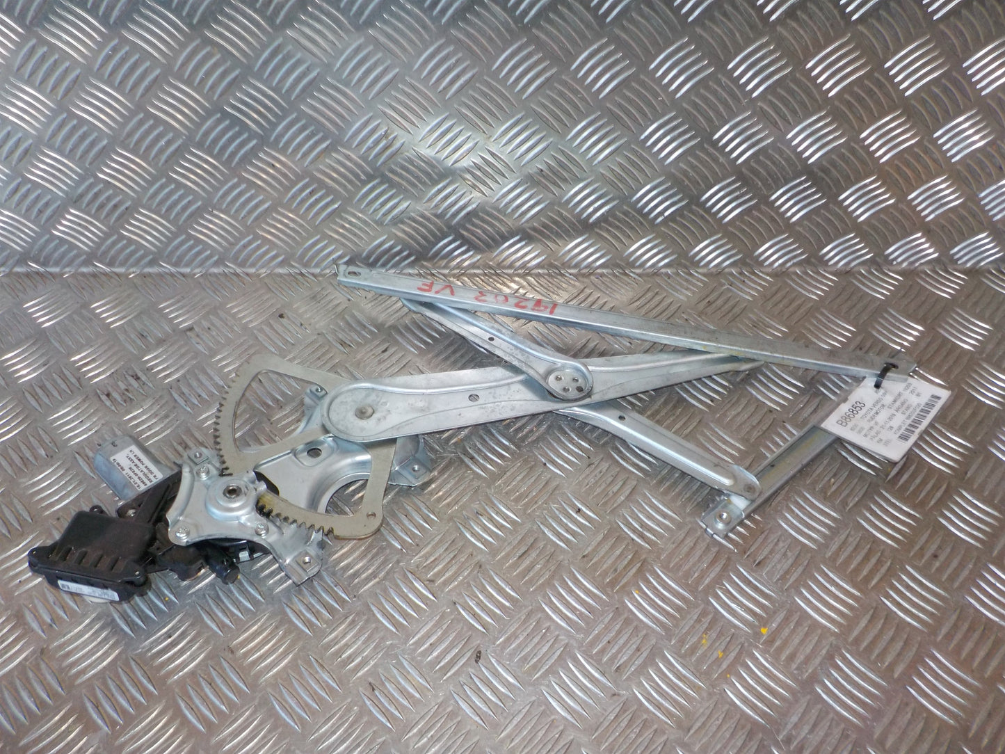 Toyota Verso Rudemotor - Rudehejs Med OEM Nr. 698200F020 Fra Toyota Ophugger